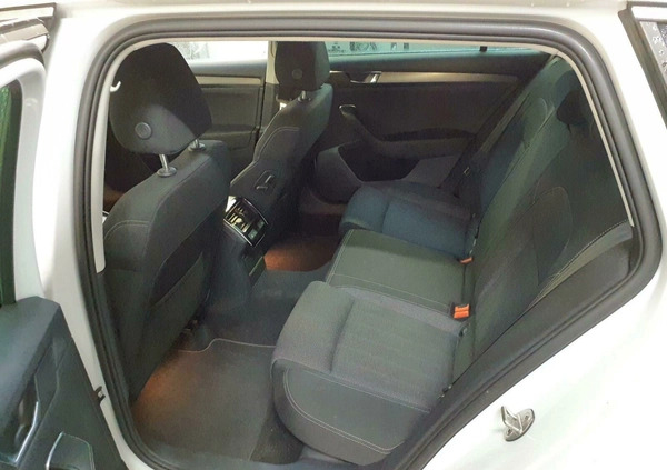 Skoda Superb cena 119900 przebieg: 122922, rok produkcji 2019 z Chodzież małe 106